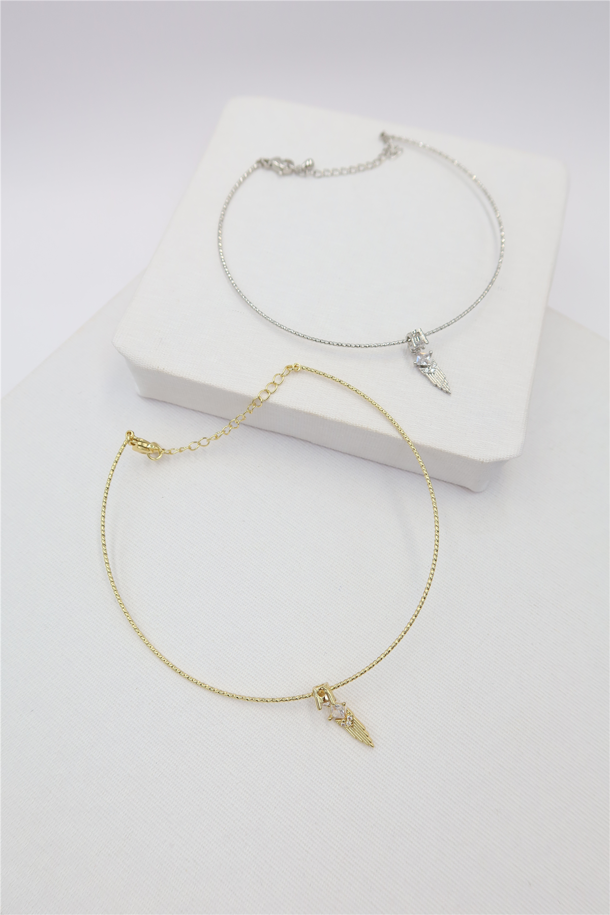 Charm Detaylı Çelik Misinalı Halhal