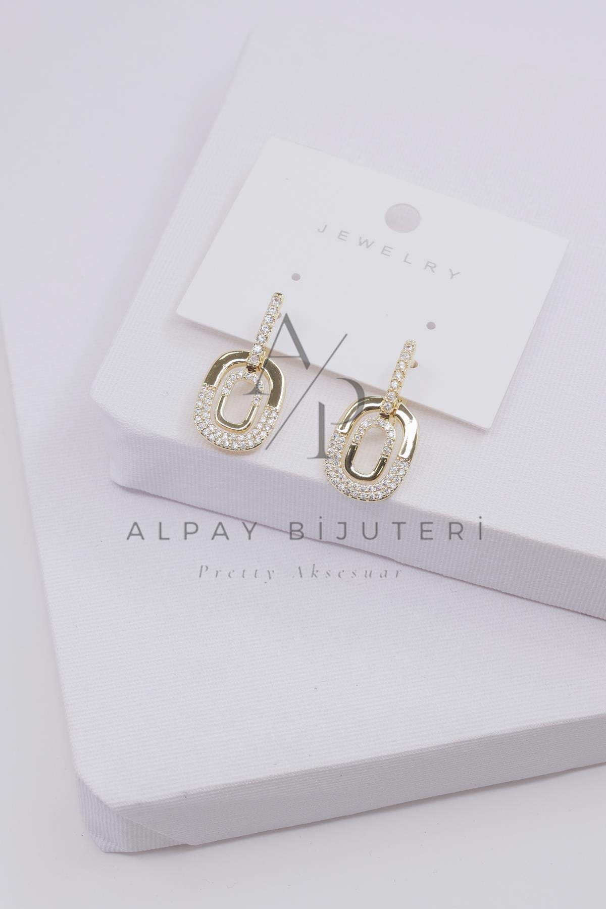 Şık Tasarım Küpe