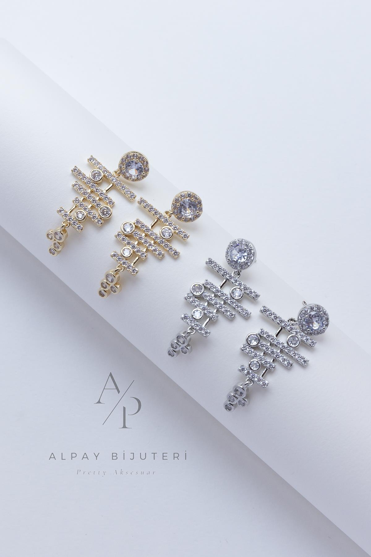 Zirkon Taş Sallantılı Model Küpe