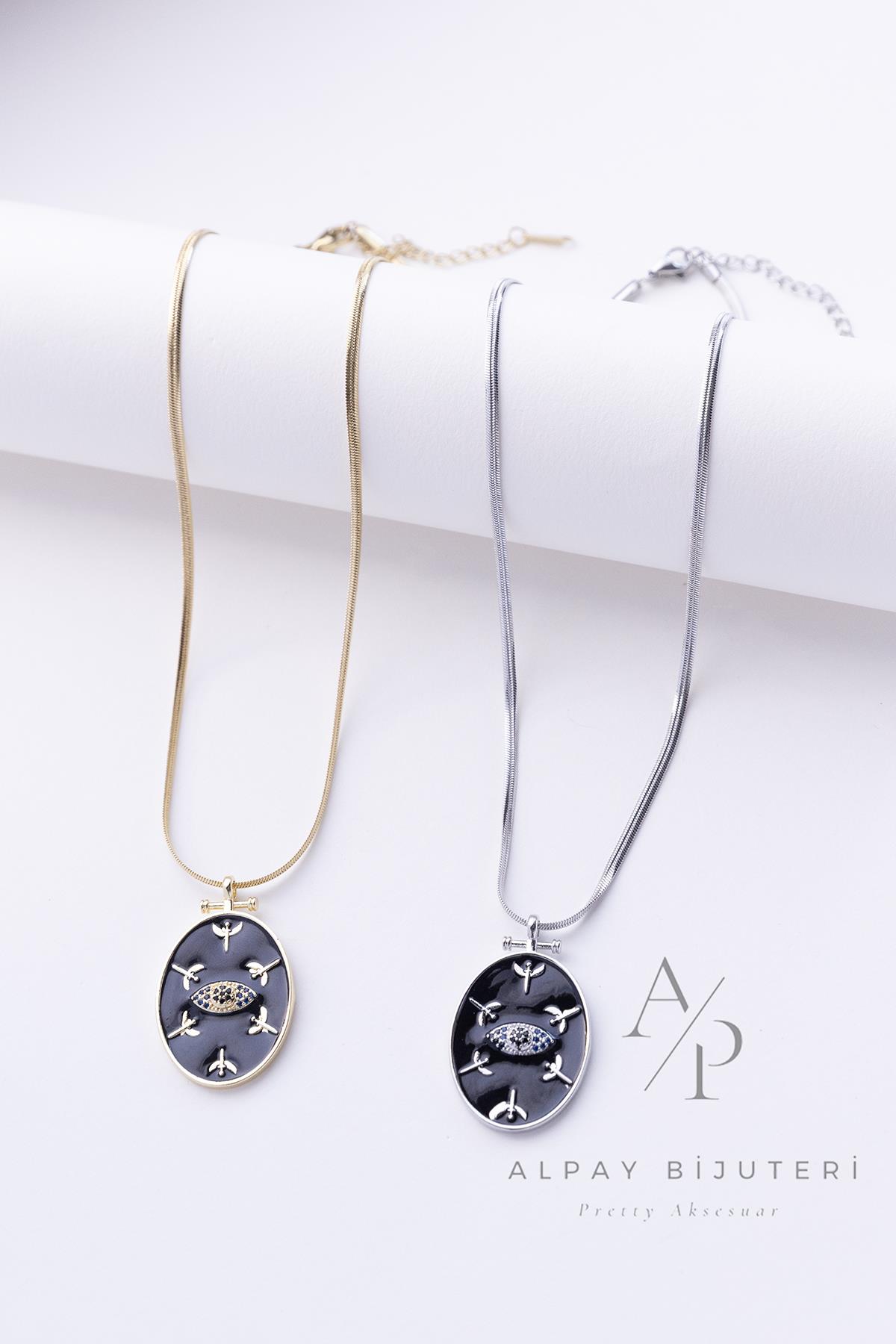 Siyah Taş Detay Çelik Kolye