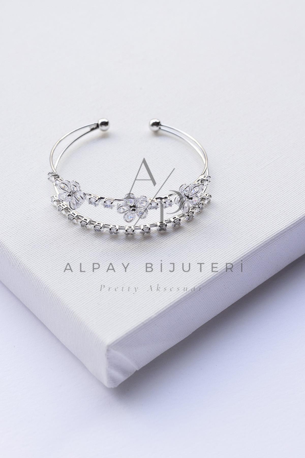 Şık Tasarım Kelepçe Bileklik