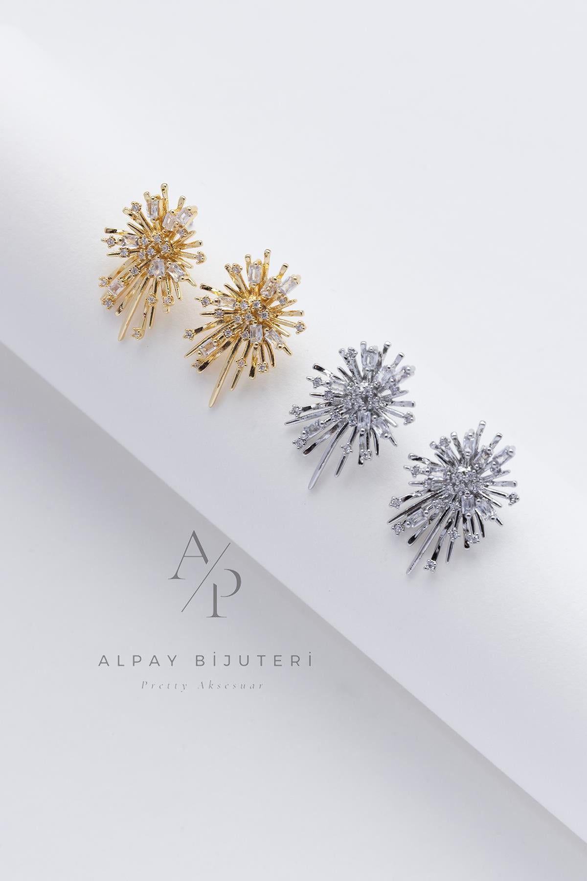 Zirkon Işıma Efektli Küpe