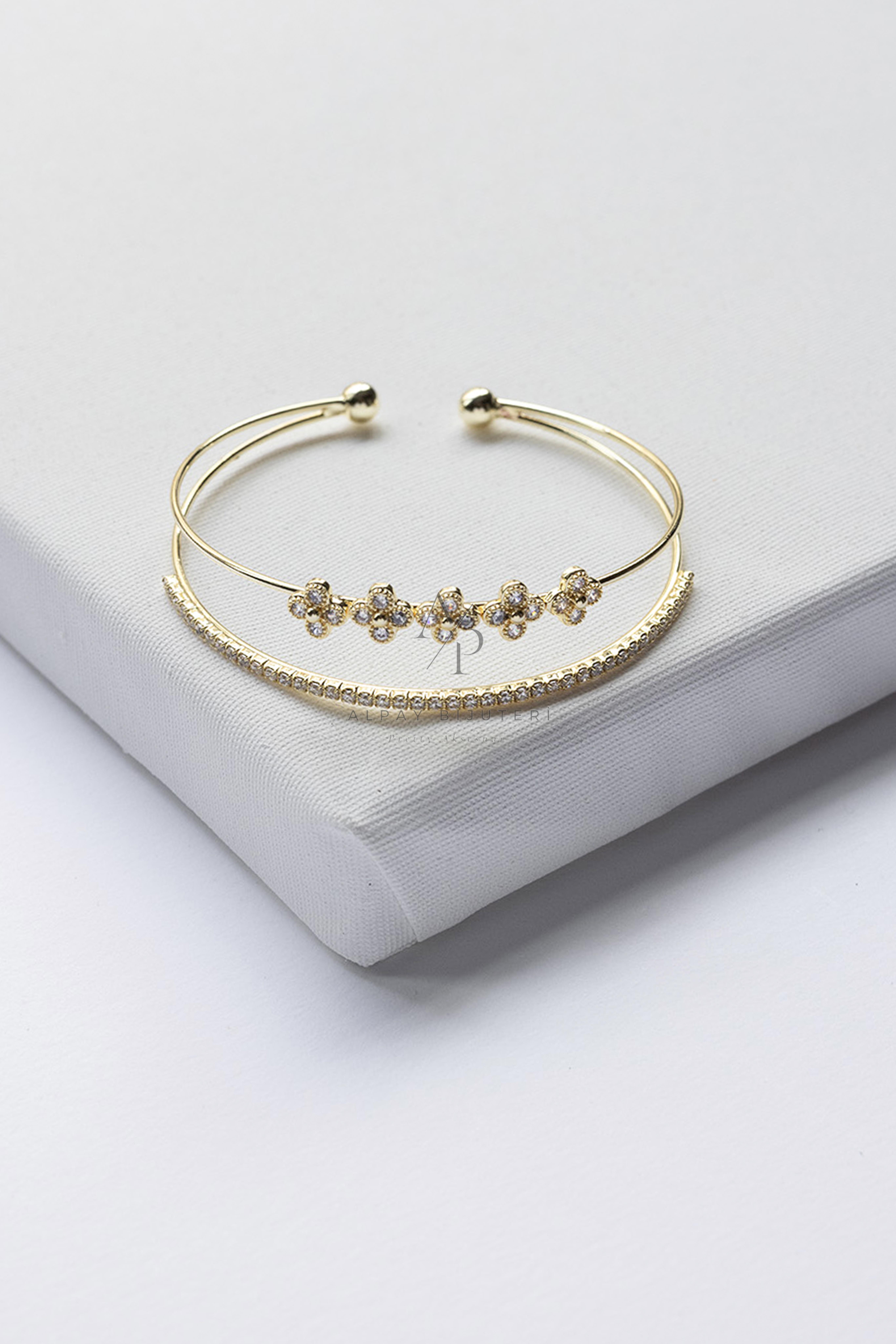 Şık Tasarım Kelepçe Bileklik