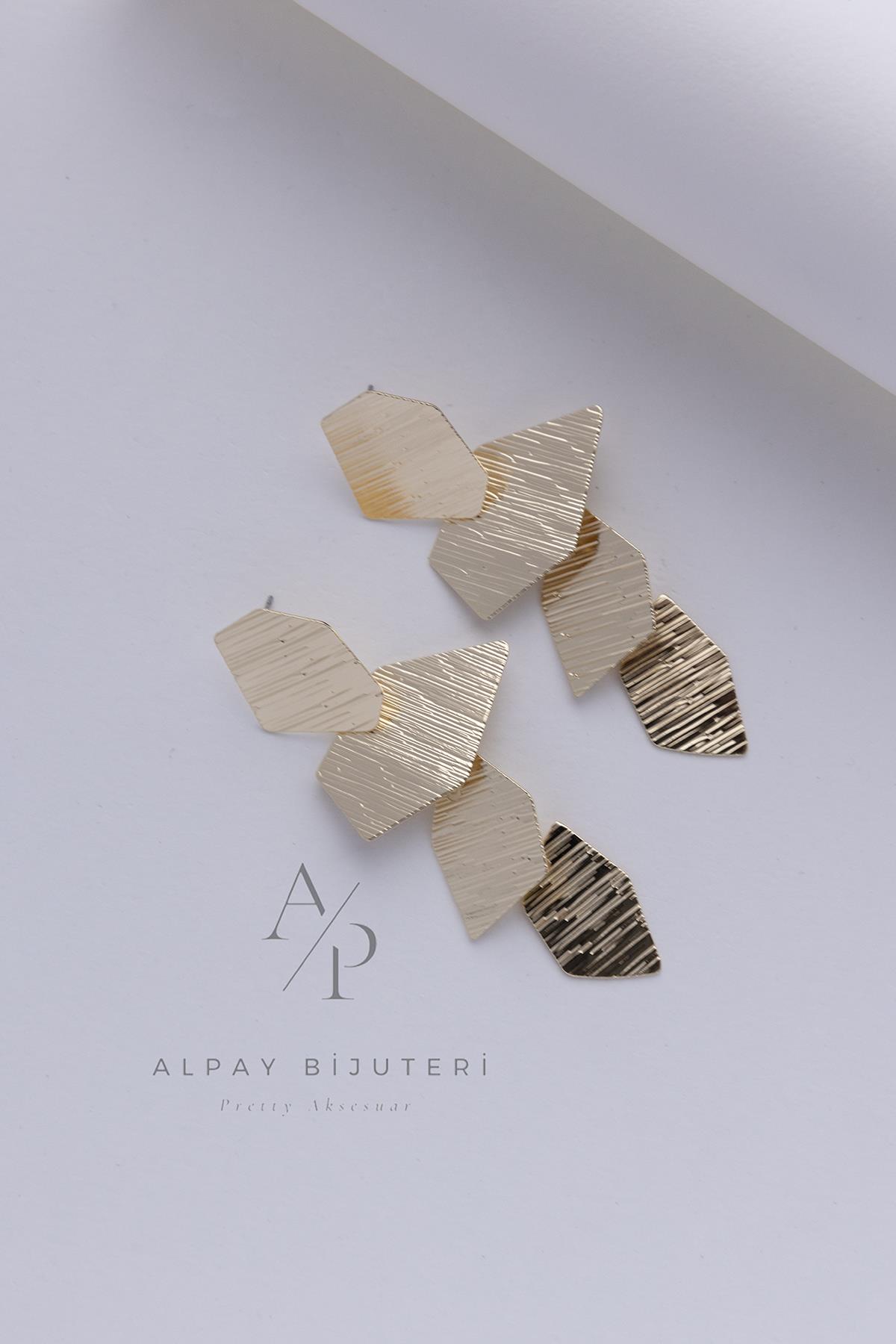 Desenli Sallantılı Model Küpe