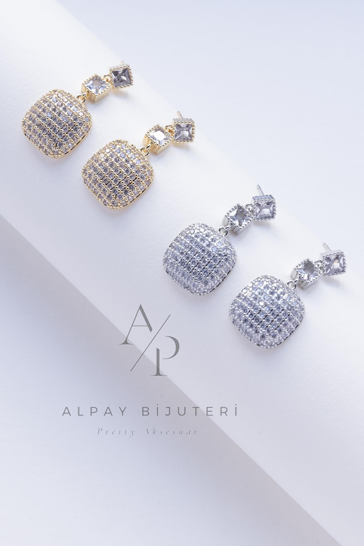 Zirkon Kare Tasarım Sallantılı Küpe