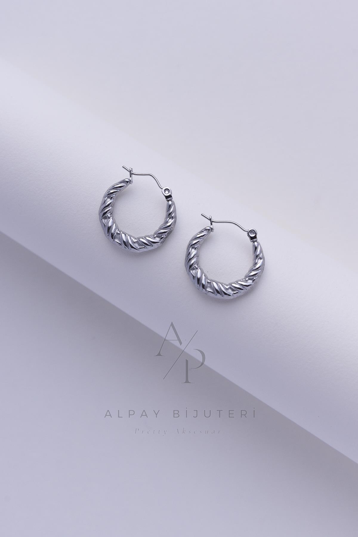 Bükümlü Halka Çelik Küpe