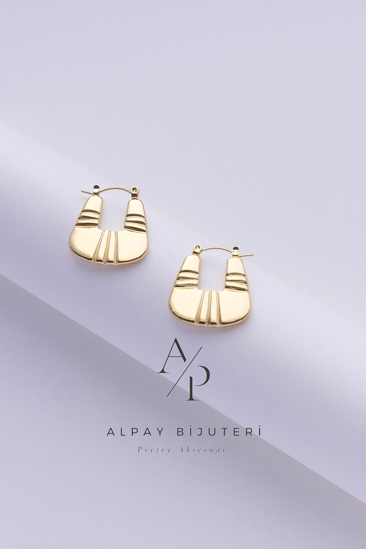 Çizgi Detay Çelik Küpe