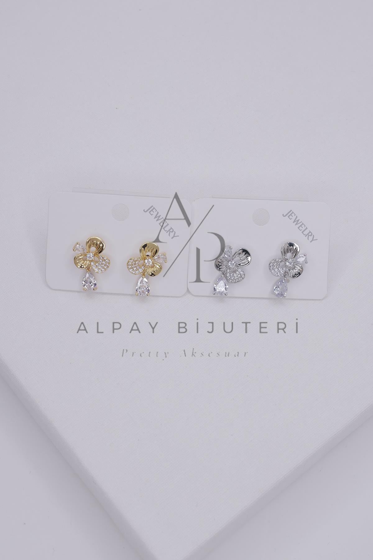 Şık Tasarım Küpe