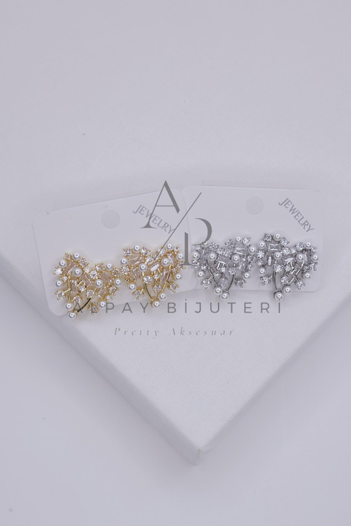 Şık Tasarım Küpe