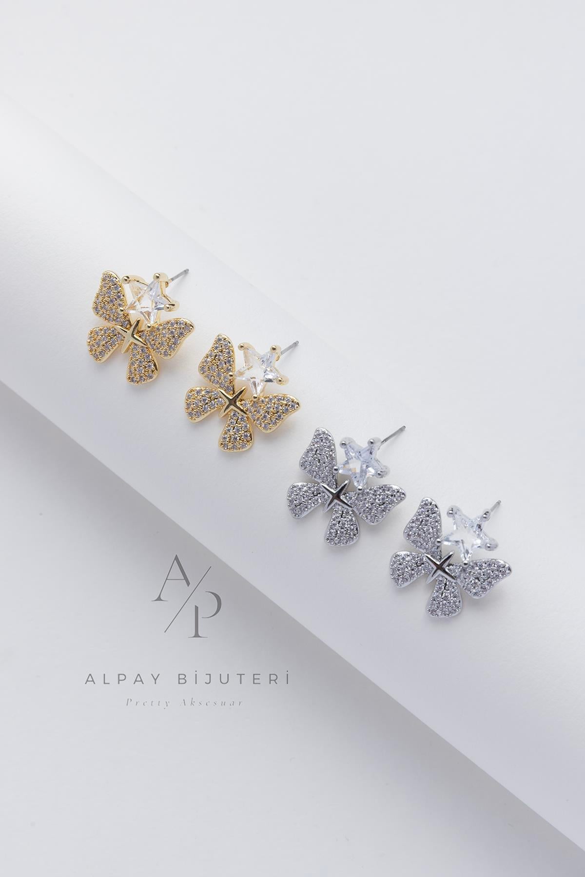 Zirkon Kelebek Model Küpe