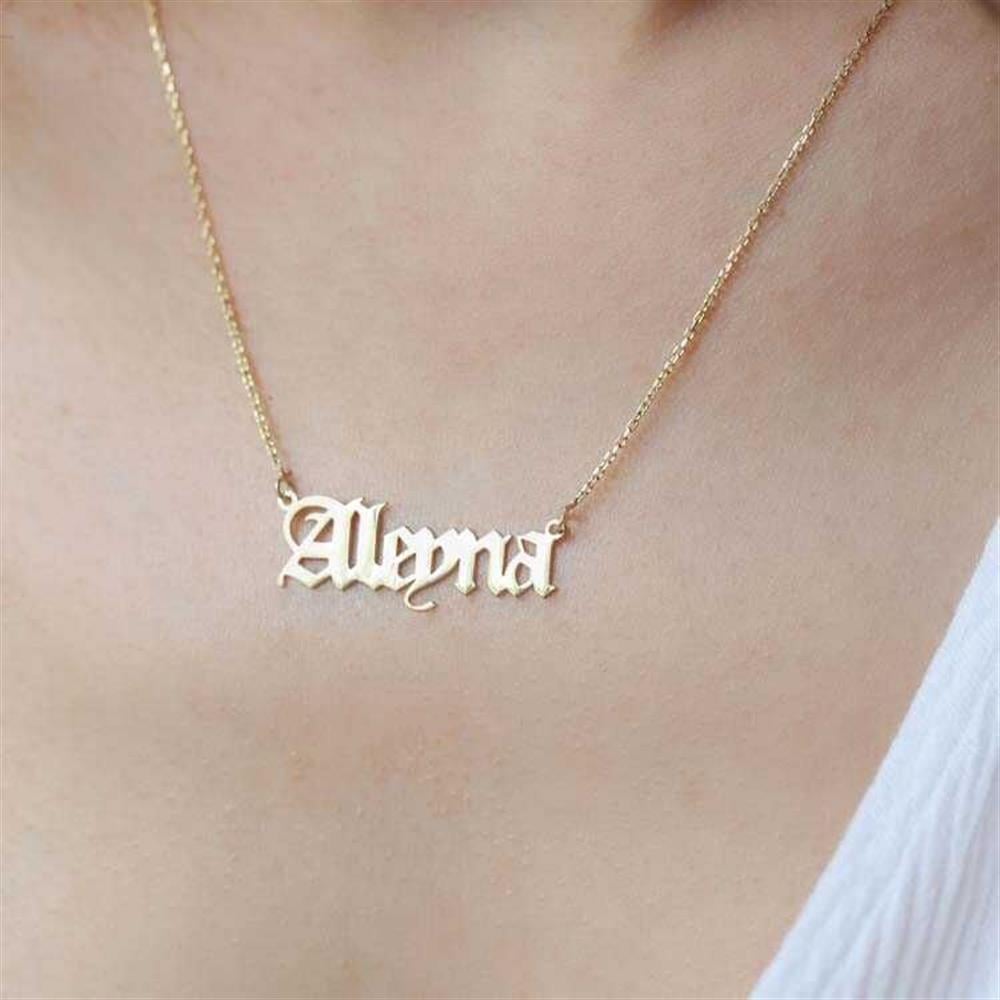 Gotic İsimli 925 Ayar Gümüş Kolye