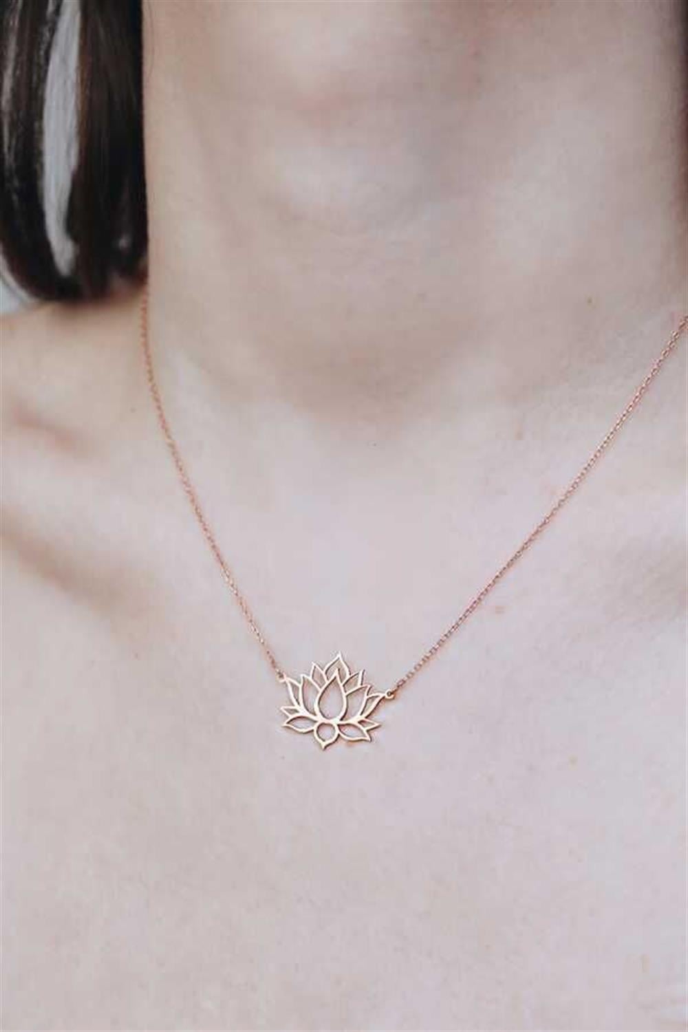 Lotus Çiçeği 925 Ayar Gümüş Kolye