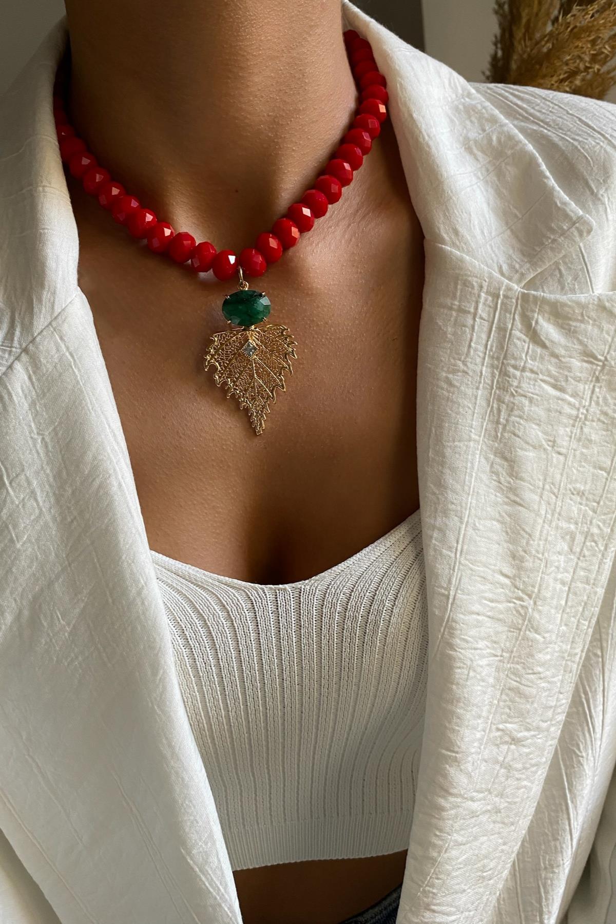 Zümrüt Uçlu Kristal Kolye  