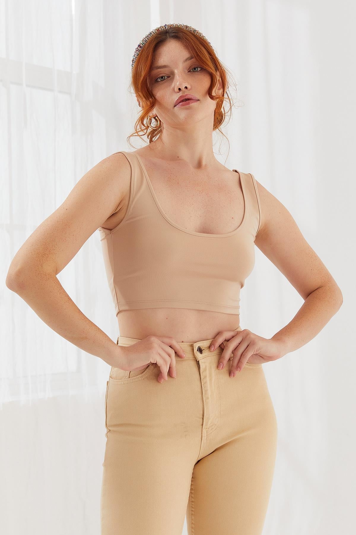 Kadın  Kısa Crop Askılı Bej Basic