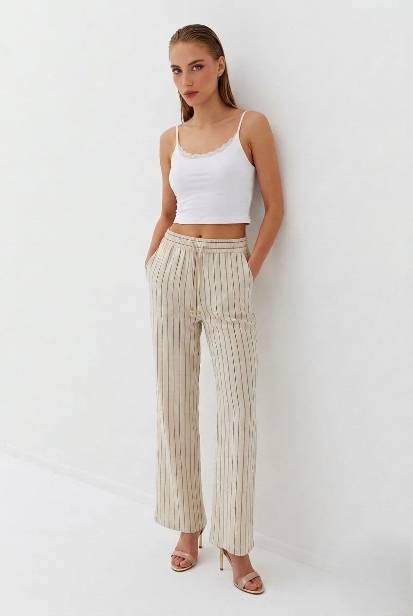 Soft Dokulu Beli Lastikli Çizgili Pantolon