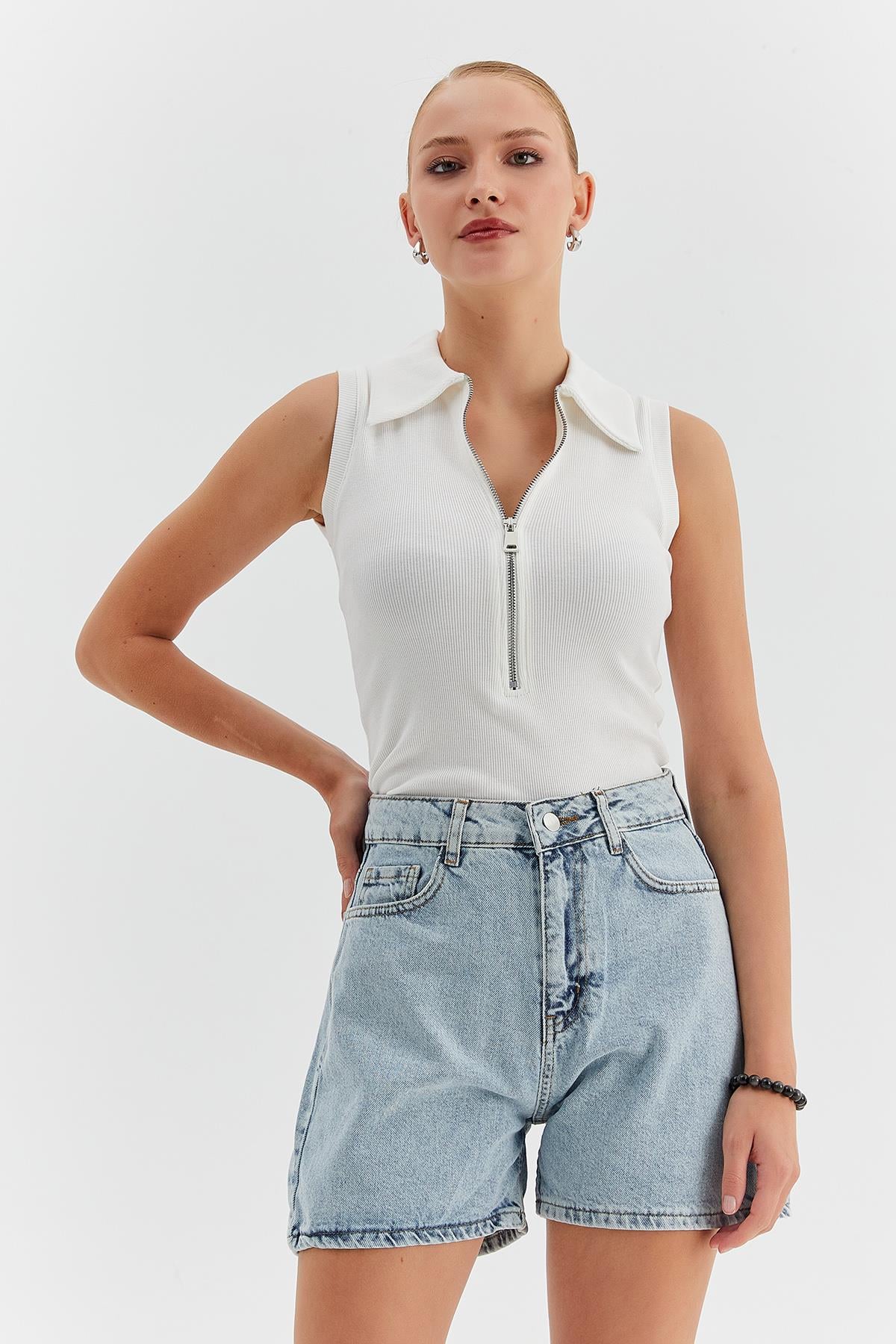 Fermuarlı Polo Yaka Kolsuz Body