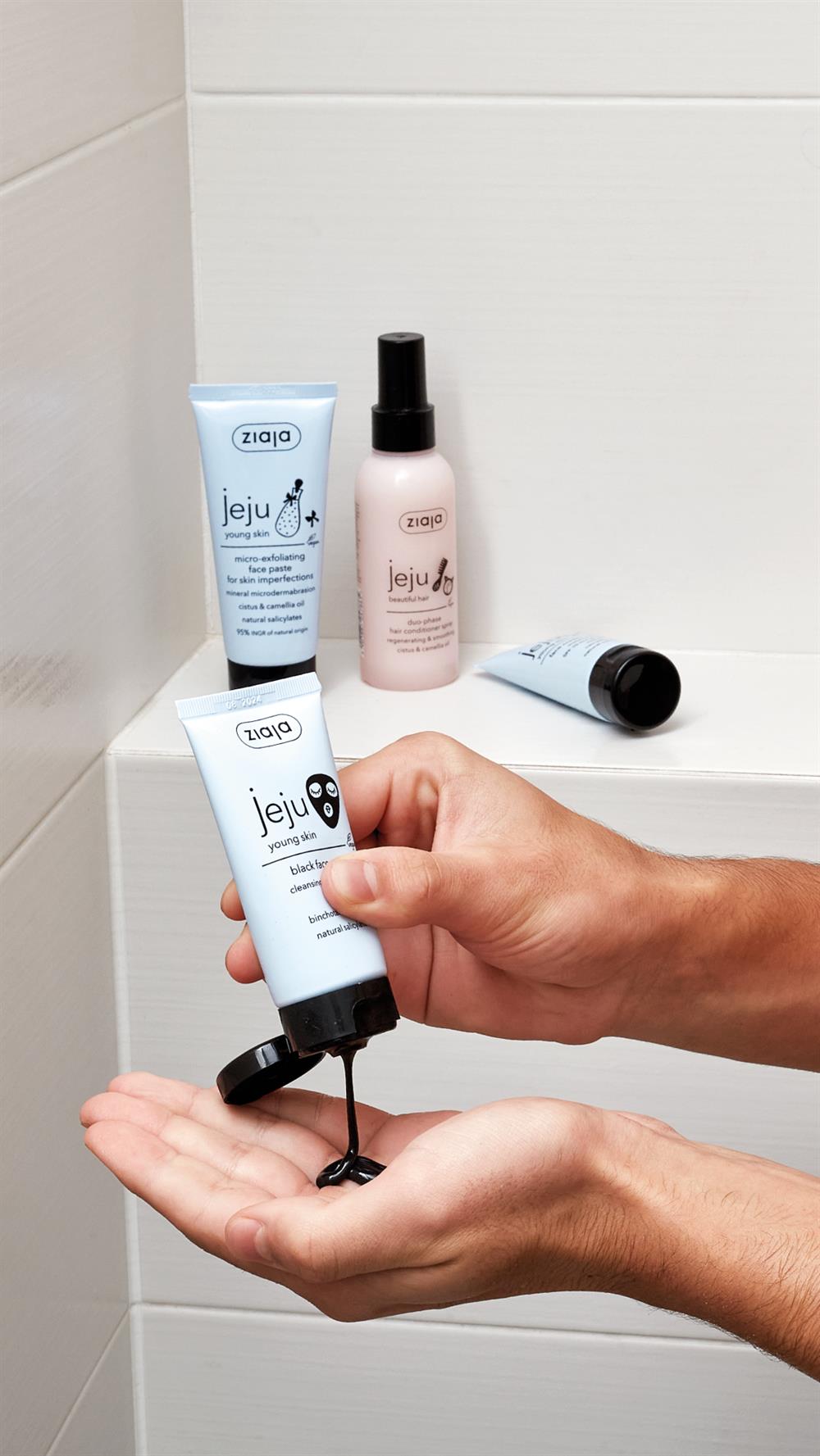 Jeju Genç Cilt Arındırıcı & Pürüzsüzleştirici Siyah Yüz Maskesi 50 ml