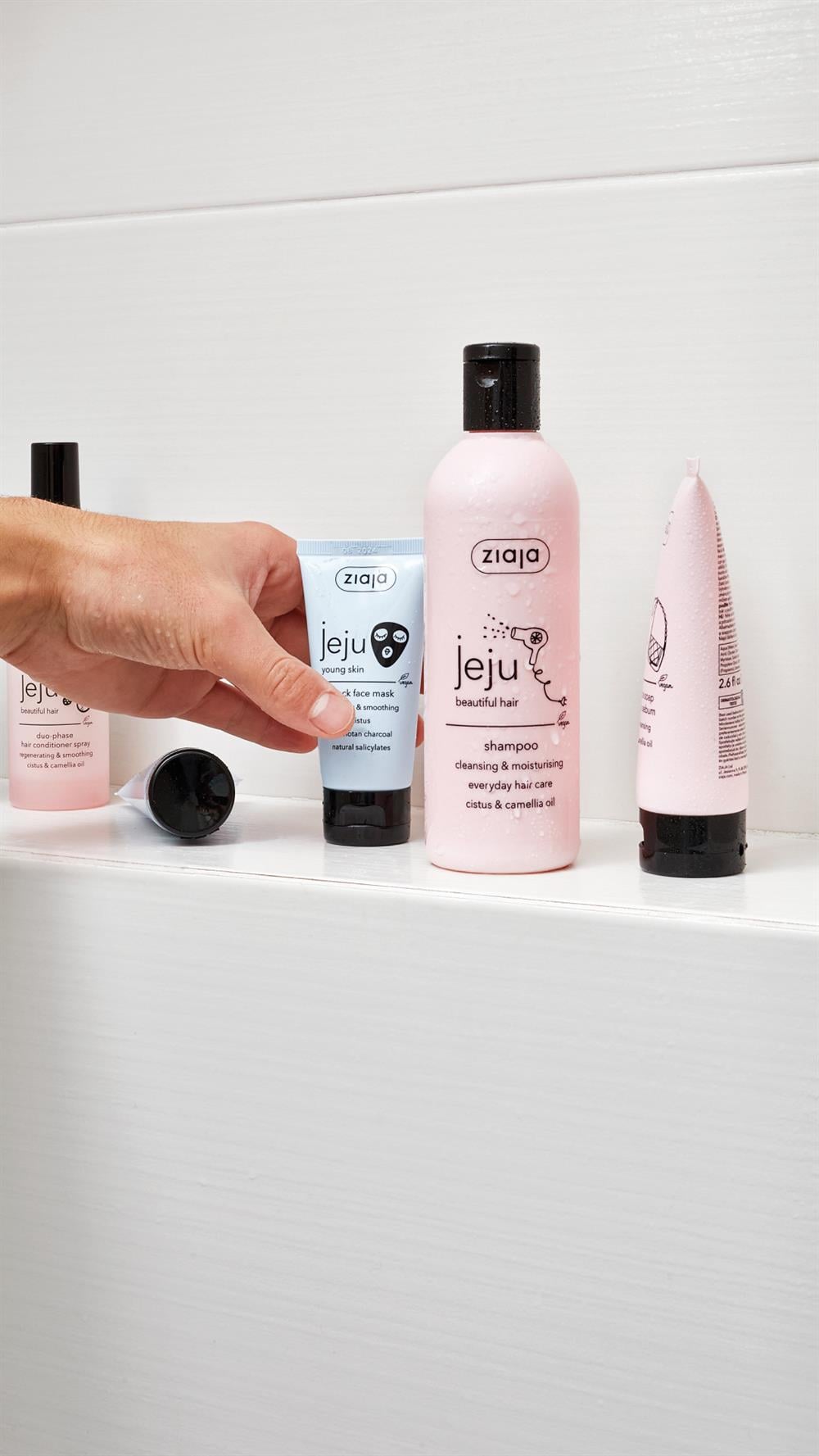 Jeju Genç Cilt Arındırıcı & Pürüzsüzleştirici Siyah Yüz Maskesi 50 ml