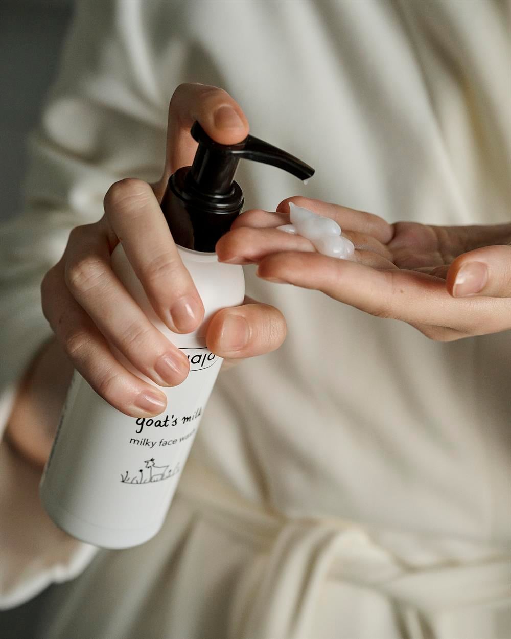 Keçi Sütü Yüz Temizleme Sütü 200  ml