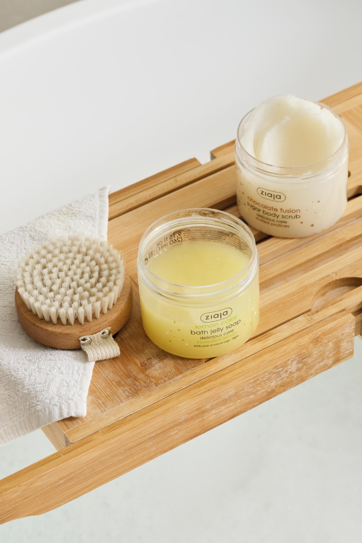 Limonlu Kek Vücut Peelingi 300 ml + Limonlu Jel Duş Sabunu 260 ml 2li Set