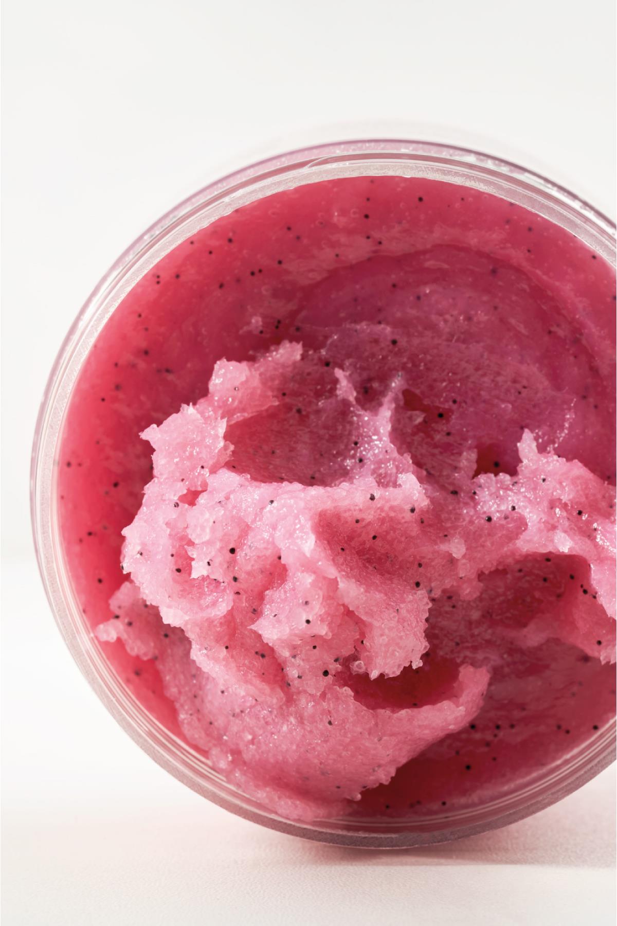 Marshmallow Şekerli Vücut Scrub 300 ml + Erik Aromalı Dudak Peelingi 2li Set