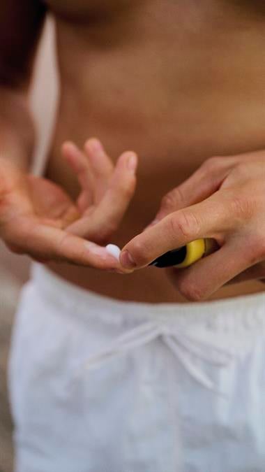 Ananas Yüz ve Boyun Serumu Enerji Verici ve Nemlendirici 50 ml