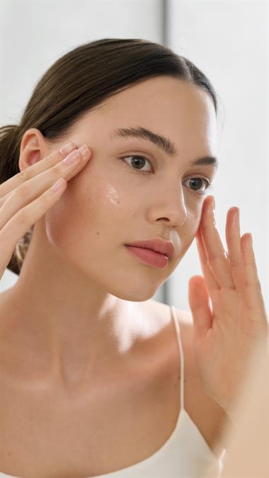 Manuka Nemlendirici ve Dengeleyici Gündüz Kremi SPF10 50 ml