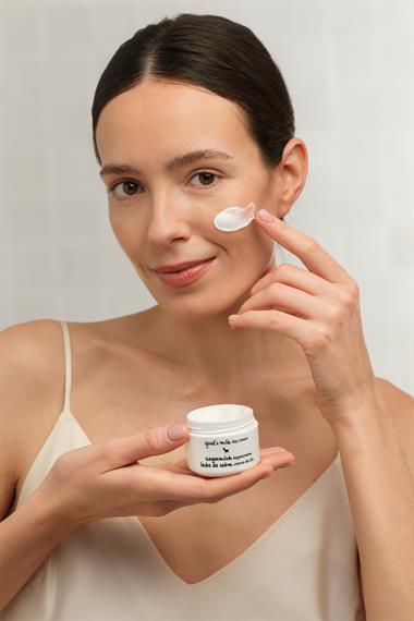 Keçi Sütü Nemlendirici Gündüz Kremi 50 ml - Outlet