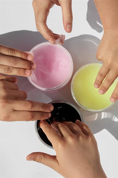 Limonlu Kek Vücut Peelingi 300 ml + Limonlu Jel Duş Sabunu 260 ml 2li Set