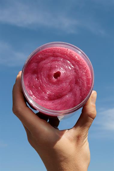 Marshmallow Şekerli Vücut Scrub 300 ml + Erik Aromalı Dudak Peelingi 2li Set