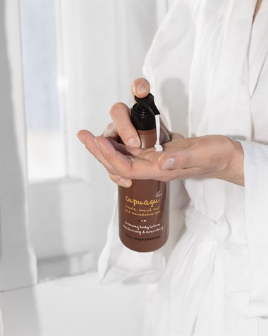 Ziaja Cupuacu Bronzlaştırıcı Vücut Losyonu 300 ml