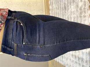 Cepleri Taş Detaylı Kot Pantolon