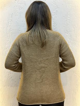 Dik Yaka Yumoş Kazak Camel