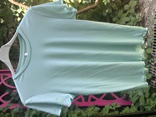 Fırfır Detaylı Yuvarlak Yaka Kısa Kollu T-shirt