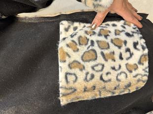 İçi Leopar Kürklü Kapüşonlu İthal Kaban Siyah