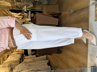 Kemer Detaylı Boru Paça Pantalon Beyaz