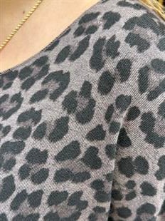 Leopar Desen U Yaka İthal Bluz Acı Kahve