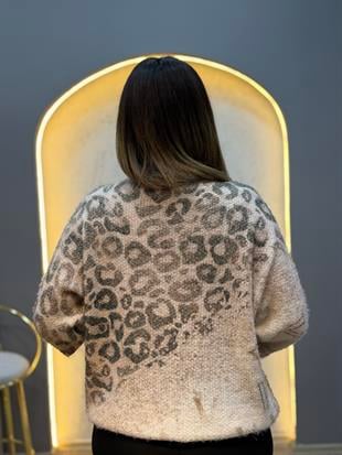 Leopar Desenli Altın Işıltı Detaylı İthal Bluz Krem