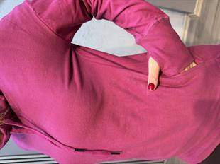 Parmak Geçirmeli Boyunluk Detaylı Kapüşonlu Hoodie Pembe