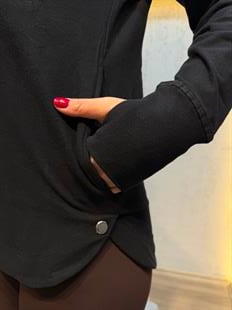 Parmak Geçirmeli Boyunluk Detaylı Kapüşonlu Hoodie Siyah