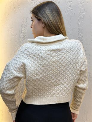 Polo Yaka Örgü Detaylı Crop Kazak Krem