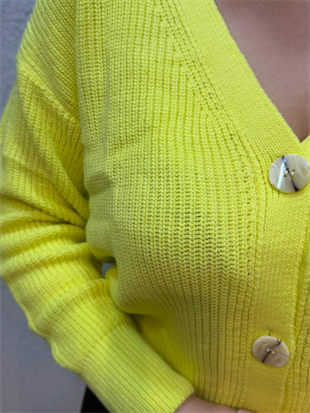 Üç Düğmeli Crop Hırka Limon Sarısı