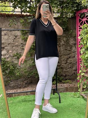 V Yaka Çizgili Yan Yırtmaçlı Merserize Bluz Siyah