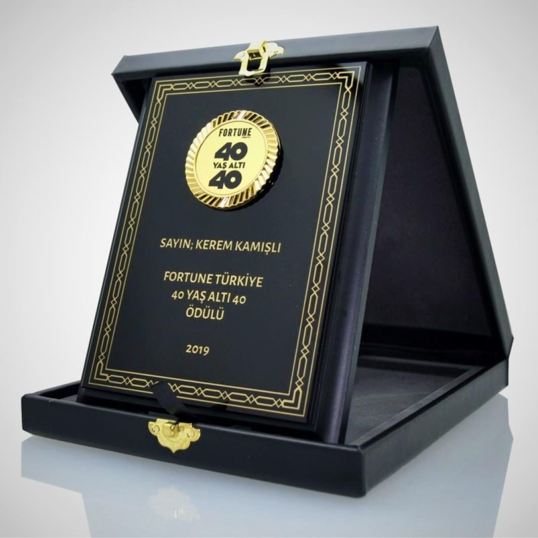 Kıbrıs Cam Altın Varak Deri Kutulu Plaket