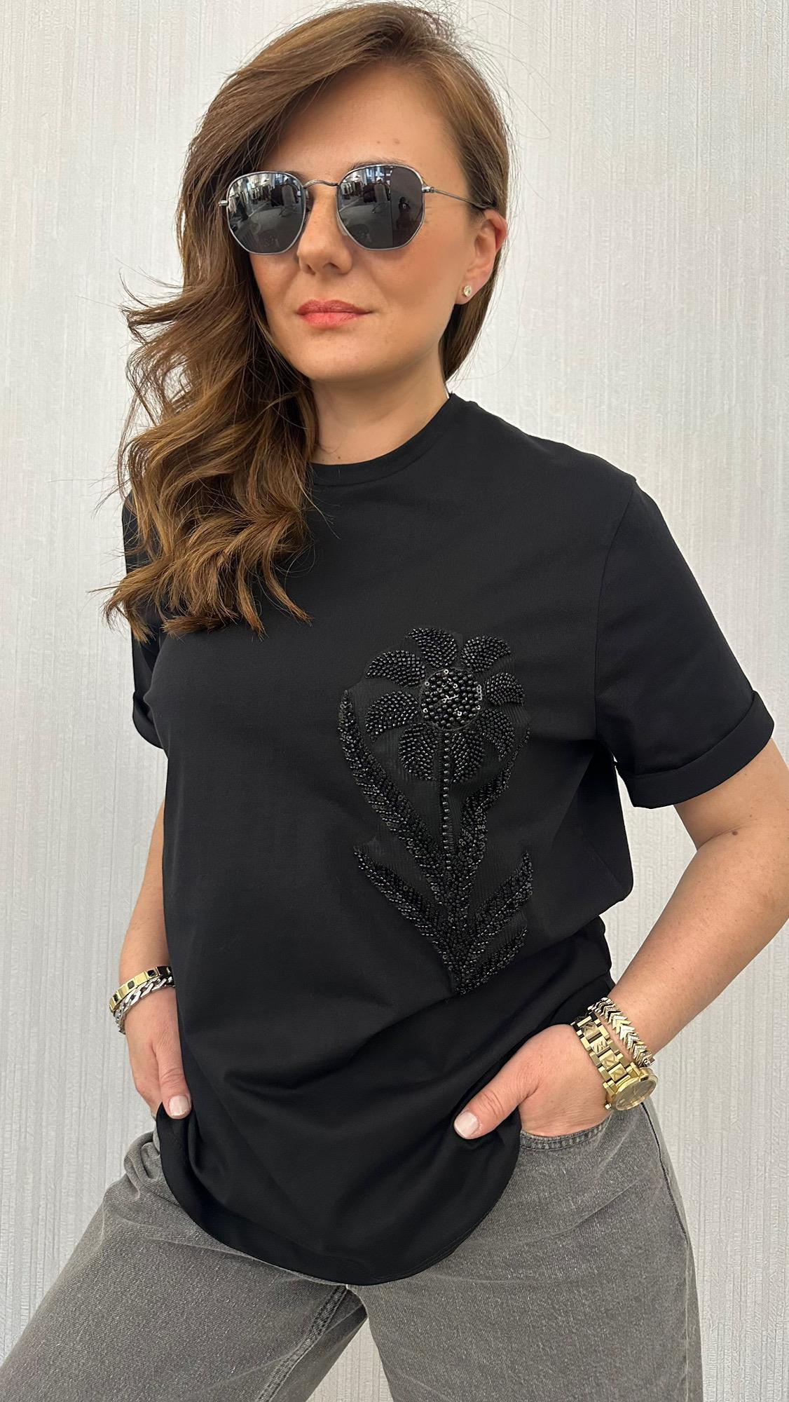 boncuk işleme siyah tshirt