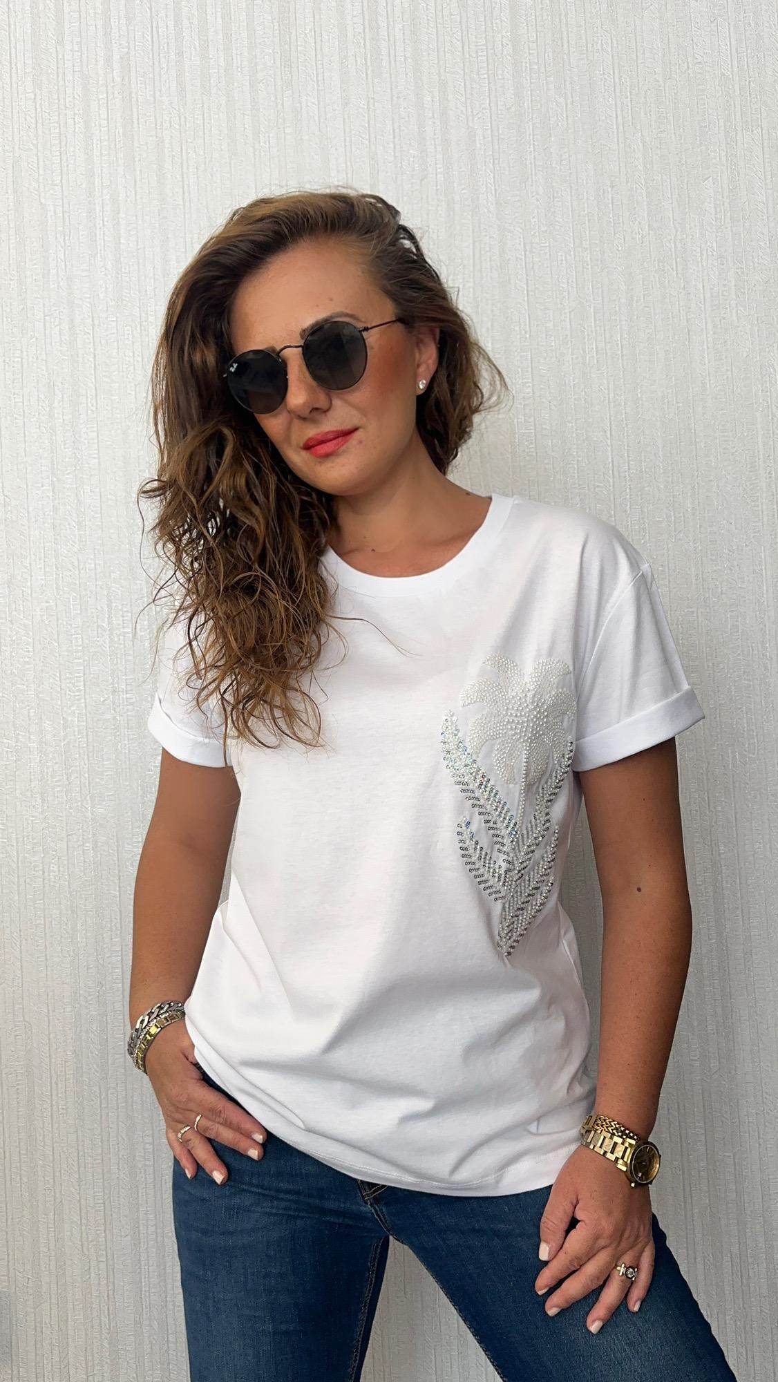 boncuk işleme beyaz tshirt