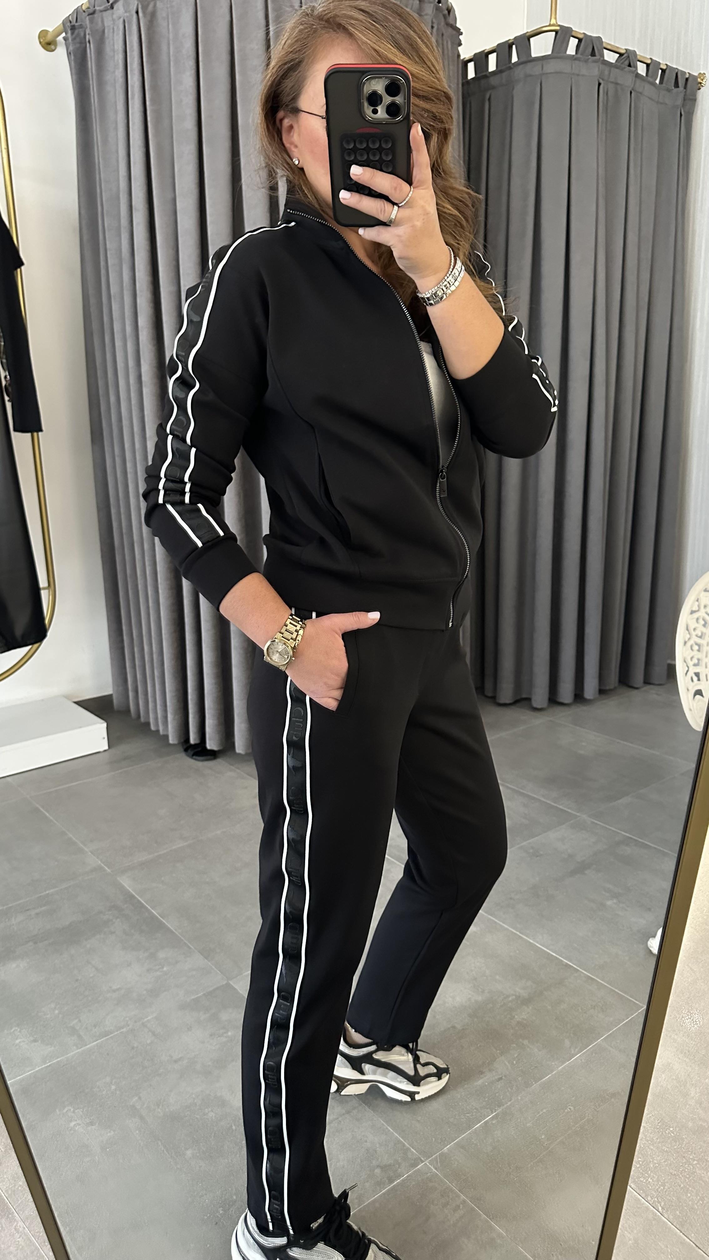 bymn model siyah takım