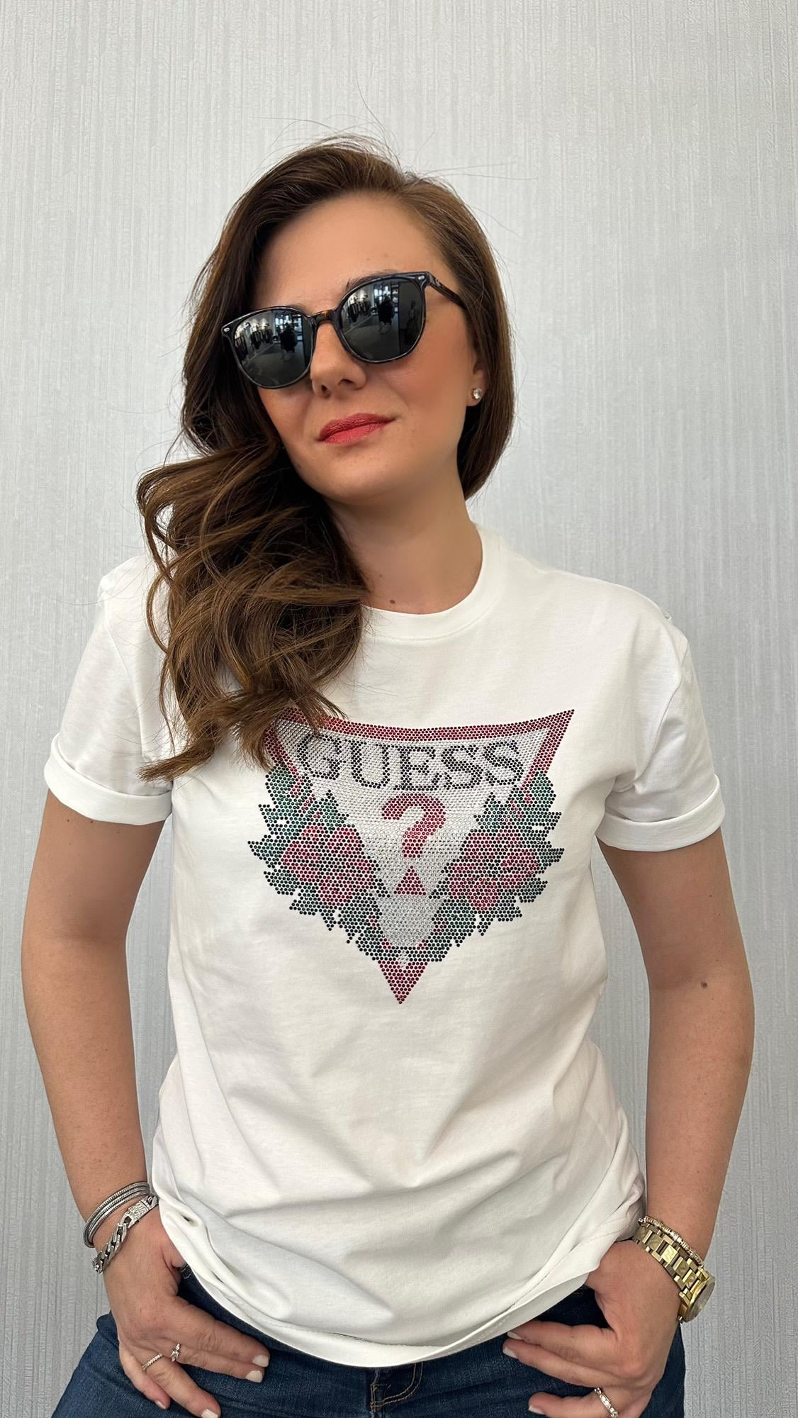gs taş çiçek beyaz tshirt