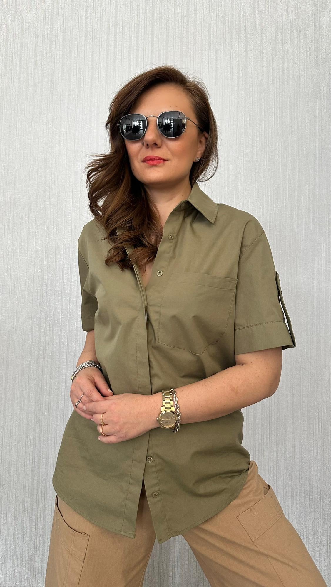 kısa kol yeşil gömlek