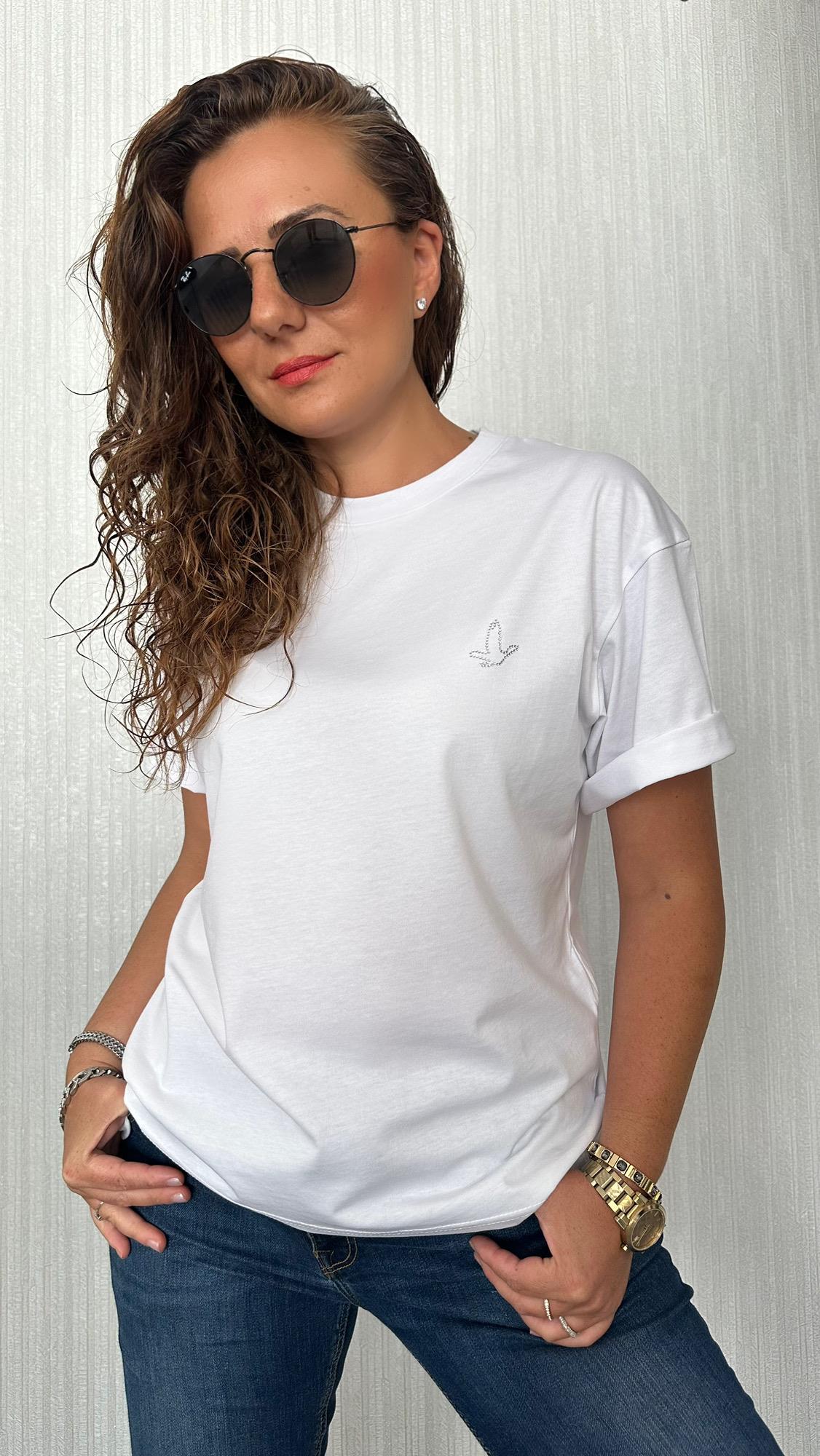 küçük kuş beyaz tshirt